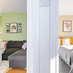 Stylish 3 Bedroom - Free Parking, Smart Tv, Sleeps 8 * Manchester