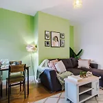 Prázdninový dům Stylish 3 Bedroom - Free Parking, Smart Tv, Sleeps 8 Manchester