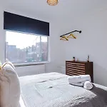 Prázdninový dům Stylish 3 Bedroom - Free Parking, Smart Tv, Sleeps 8