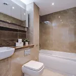 Big Mcr 5-bedroom Contractor House Sleeps 8 With Parking By Purestay Manchester