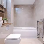 Big Mcr 5-bedroom Contractor House Sleeps 8 With Parking By Purestay Manchester
