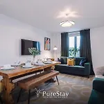 Big Mcr 5-bedroom Contractor House Sleeps 8 With Parking By Purestay Casa de Férias