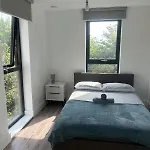 Cozy, Stylish Modern 2 Bedroom Entire Flat *
