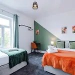 بيت للعطل New! Modern 3-bed House, Free Parking, Fast Wi-fi & Easy Access