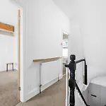 Three Bedroom House By Brookland Serviced Short Lets With Free Wifi *