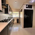 Daire Stylish To Rent 100m From The Etihad And Coop Live Manchester
