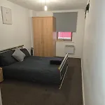 Spacious 2 Bedroom Centre