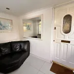 Daire Stylish To Rent 100m From The Etihad And Coop Live *