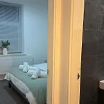 Near Etihad, Free Parking, Workplace & Garden * Manchester