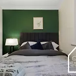 Spacious 4 Bedroom House With Pool Table And Pac-man Games In The Centre Prázdninový dům *