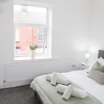 Near Etihad, Free Parking, Workplace & Garden Tatil Evi Manchester