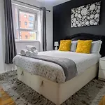Lord Street With Free Parking & Wifi- Salford Uni, Victoria Station, Ao Arena アパート