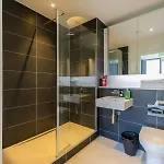 Stylish 3-bed Near Victoria Apartment Manchester
