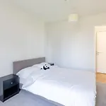 Apartment Stylish 3-bed Near Victoria *