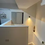 2 Bedrooms Next To Arndale Shopping * Manchester
