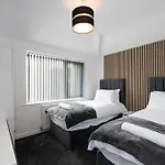 Modern 5-bed Ev Centre 10 Min Tatil Evi Manchester