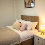 Fabulous 2 Bedroom In Apartment Manchester