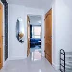 Pearl Reside - Sleeps 5, Free Parking & 5 Mins Centre Manchester