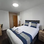 Modern & Bright 3br Near Ctr!