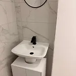 Boutique Mcr With Games Table, Sleeps 9 Manchester
