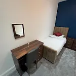 Mayford Shared House Konukevi *