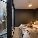 Daire Stylish & Modern 3br - Garden, Parking & Ps5 *