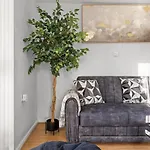 2 Bedroom Flat Close To Piccadilly Daire