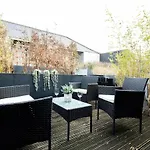 Daire Stylish & Modern 3br - Garden, Parking & Ps5 Manchester