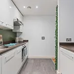 2-bed Apt-sleeps 5-long Stays-oxford St *
