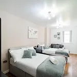 Rusholme Apartmán *