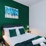 New, Luxe 2br, Manchester, Pool Table, Parking, Balcony, Ps4 Lägenhet