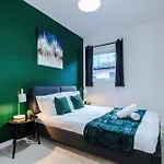 Lägenhet New, Luxe 2br, Manchester, Pool Table, Parking, Balcony, Ps4