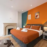 Spacious Home, Contractor Stay, Prime Location Prázdninový dům