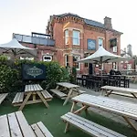 Spacious Home, Contractor Stay, Prime Location Prázdninový dům *