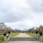 Spacious Home, Contractor Stay, Prime Location Prázdninový dům