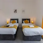 Etihad Stadium - Spacious Stay, 5 Mins To Stadium Manchester