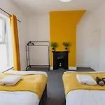 Etihad Stadium - Spacious Stay, 5 Mins To Stadium Daire *