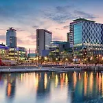 Unisuperhost - 1bd Cosy Flat Apartmán