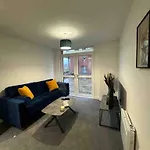 Unisuperhost - 1bd Cosy Flat