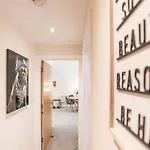 Modern Near Mediacity, Airport And Old Trafford With Secure Parking Манчестер