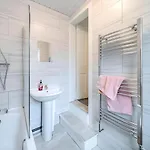 Daire Etihad Stadium - Spacious Stay, 5 Mins To Stadium *