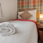 Modern 4 Bedroom House For 9 Guests With Free Parking By The Cosy Corner Nationwide Apartmán