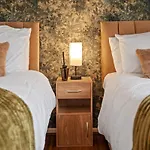 Modern 4 Bedroom House For 9 Guests With Free Parking By The Cosy Corner Nationwide Manchester