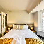 5br Jacuzzi, Garden & Parking * Manchester