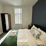 Daisybank Co-living - Private Self-cater Holiday home Manchester