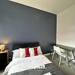 Daisybank Co-living - Private Self-cater * Manchester