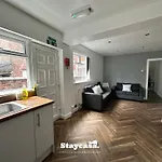 Daisybank Co-living - Private Self-cater Holiday home Manchester