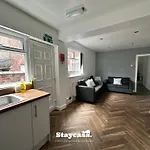 Daisybank Co-living - Private Self-cater Manchester