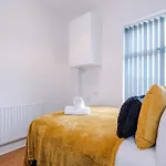 Spacious 2-bed 5mins To Co-op Live & Etihad Campus W Free Parking 別荘 *