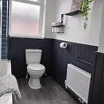 別荘 Modern 3 Bed House In Salford With Free Parking マンチェスター